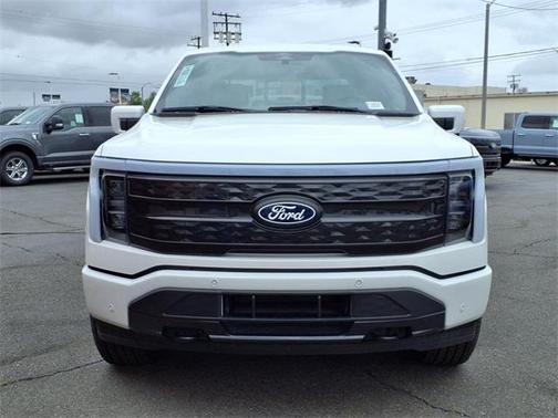 2025 Ford F-150 Lightning Platinum