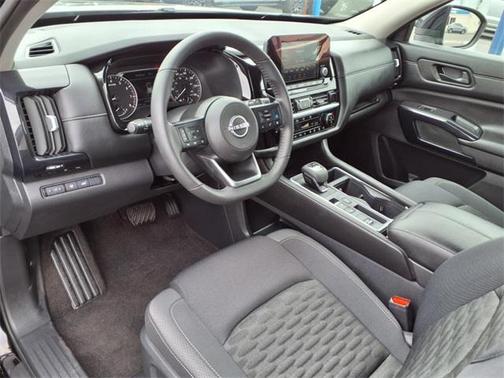 2025 Nissan Pathfinder SV FWD