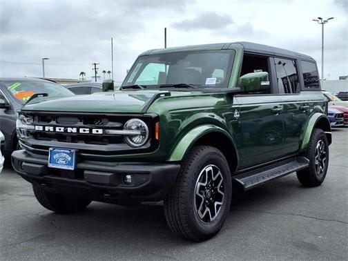 2025 Ford Bronco Outer Banks