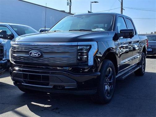 2025 Ford F-150 Lightning LARIAT