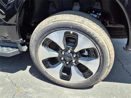 2025 Ford F-150 Lightning Platinum