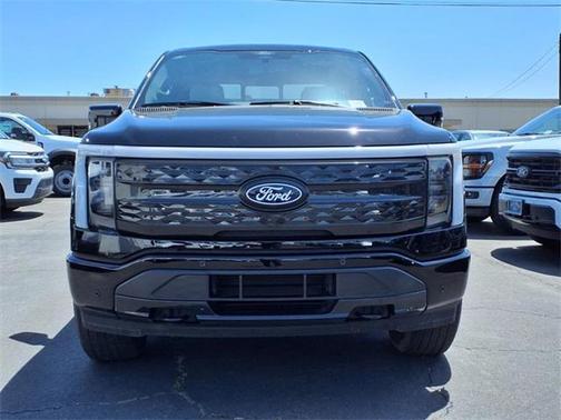 2025 Ford F-150 Lightning Platinum