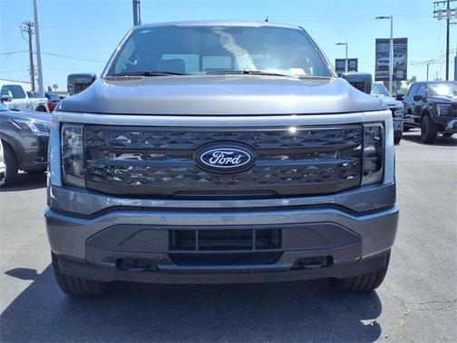 2025 Ford F-150 Lightning Platinum