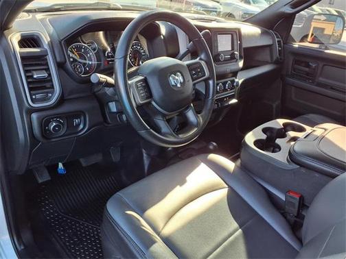 2022 RAM 2500 Tradesman Crew Cab 4x4 6'4' Box