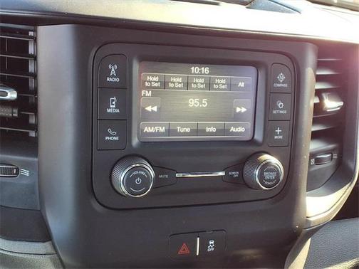 2022 RAM 2500 Tradesman Crew Cab 4x4 6'4' Box