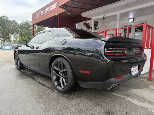 Pitch Black Clearcoat 2023 Dodge Challenger R/T