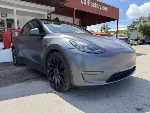 Midnight Silver 2022 Tesla Model Y Performance Dual Motor All-Wheel Drive
