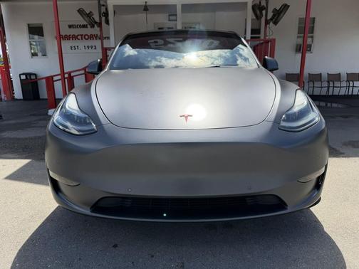 Midnight Silver 2022 Tesla Model Y Performance Dual Motor All-Wheel Drive