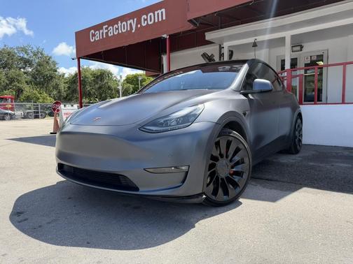 Midnight Silver 2022 Tesla Model Y Performance Dual Motor All-Wheel Drive
