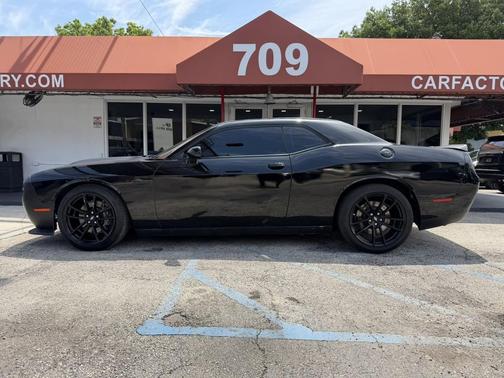 Pitch Black Clearcoat 2021 Dodge Challenger R/T Scat Pack