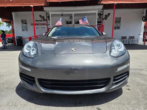 Agate Gray Metallic 2016 Porsche Panamera 4S