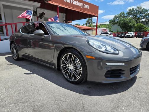 Agate Gray Metallic 2016 Porsche Panamera 4S