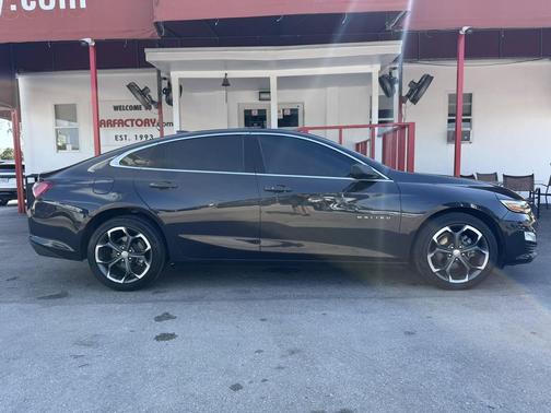 Dark Ash Metallic 2022 Chevrolet Malibu FWD LT