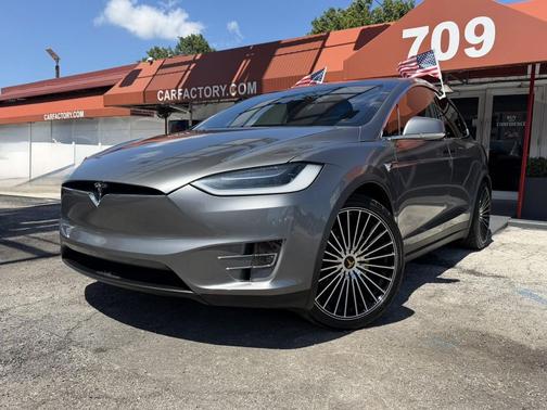 Midnight Silver 2018 Tesla Model X 75D
