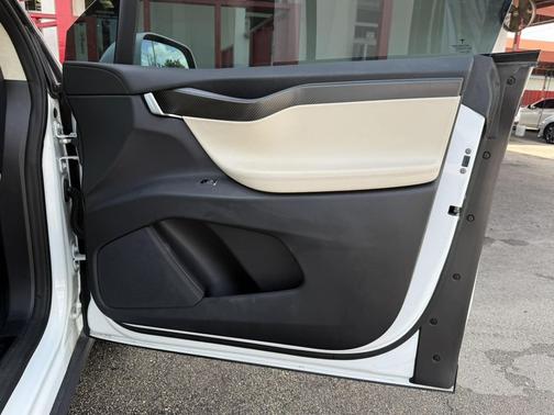 Midnight Silver 2018 Tesla Model X 75D