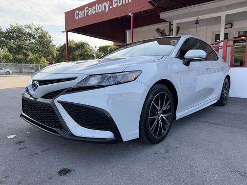 Ice Edge 2024 Toyota Camry SE