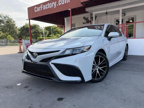Ice Edge 2024 Toyota Camry SE