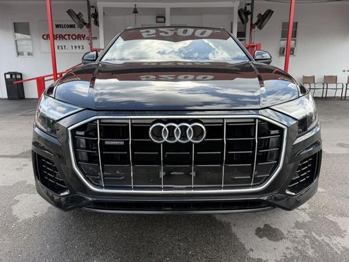 Night Black 2019 Audi Q8 3.0T Premium