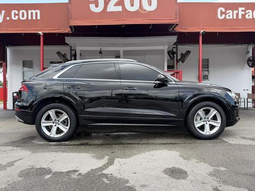 Night Black 2019 Audi Q8 3.0T Premium