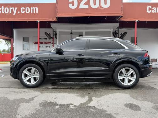 Night Black 2019 Audi Q8 3.0T Premium