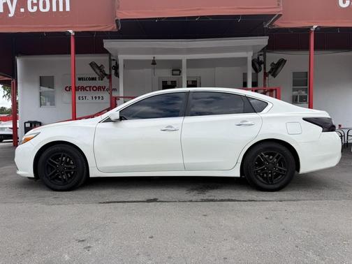 Pearl White 2017 Nissan Altima 2.5 S