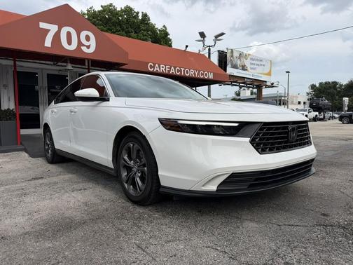 Platinum White 2023 Honda Accord EX