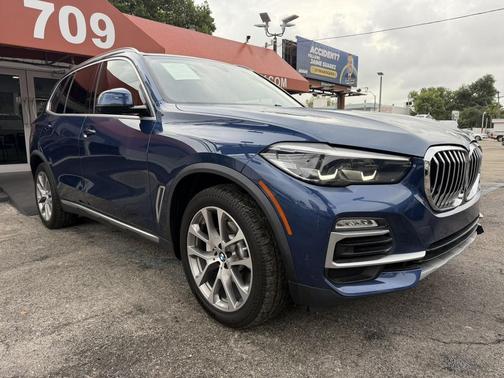 Phytonic Blue Metallic 2021 BMW X5 sDrive40i