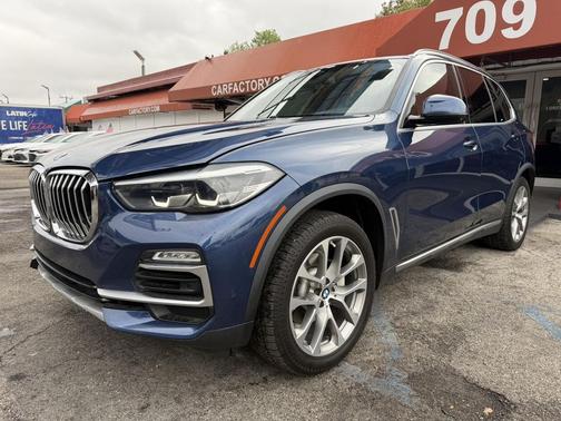 Phytonic Blue Metallic 2021 BMW X5 sDrive40i