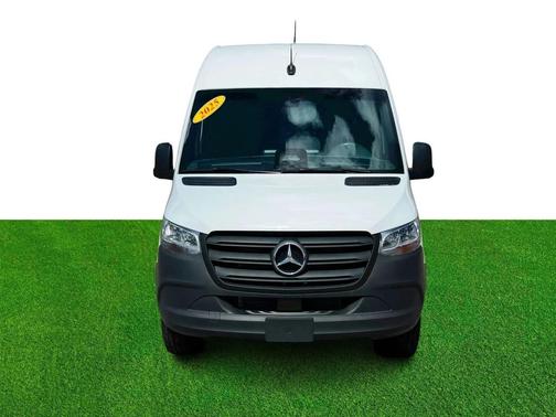 Arctic+White 2025 Mercedes-Benz Sprinter 2500 High Roof