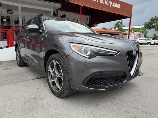 Vesuvio Gray Metallic 2022 Alfa Romeo Stelvio Ti