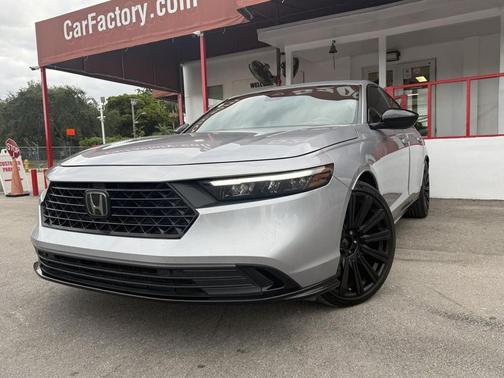 Solar Silver Me 2024 Honda Accord Hybrid Sport-L