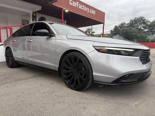 Solar Silver Me 2024 Honda Accord Hybrid Sport-L