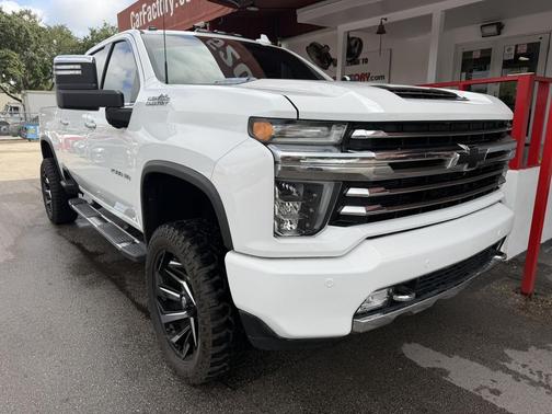 Summit White 2020 Chevrolet Silverado 2500 High Country