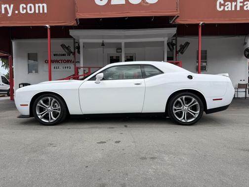 White Knuckle Clearcoat 2022 Dodge Challenger GT
