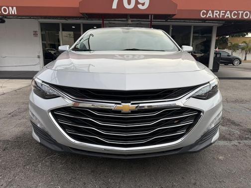 Silver Ice Metallic 2020 Chevrolet Malibu FWD LT