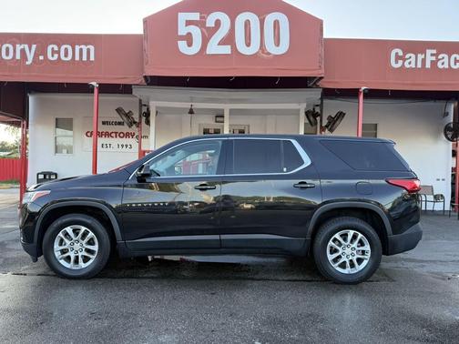 Mosaic Black Metallic 2020 Chevrolet Traverse LS