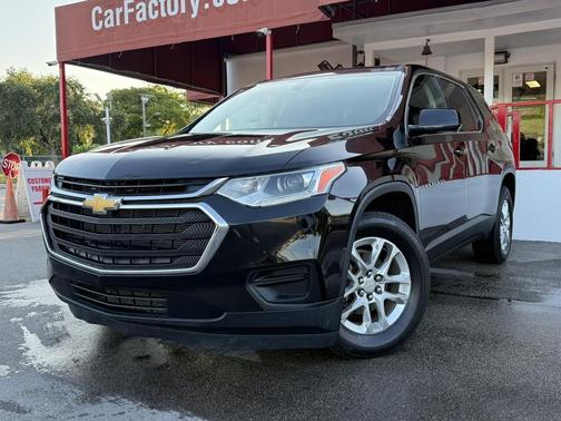 Mosaic Black Metallic 2020 Chevrolet Traverse LS