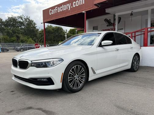 Alpine White 2018 BMW 530 530i