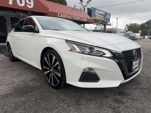Glacier White 2020 Nissan Altima SR FWD