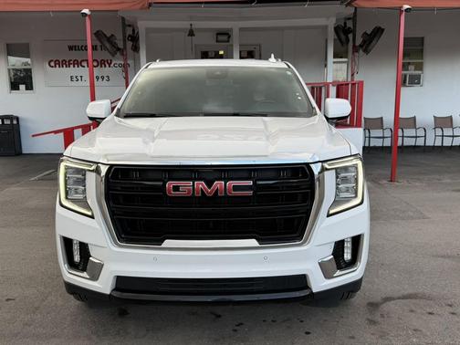 Summit White 2023 GMC Yukon XL SLE