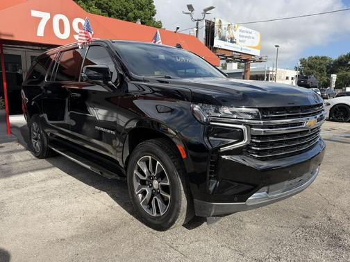 Black 2022 Chevrolet Suburban LT