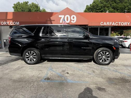 Black 2022 Chevrolet Suburban LT