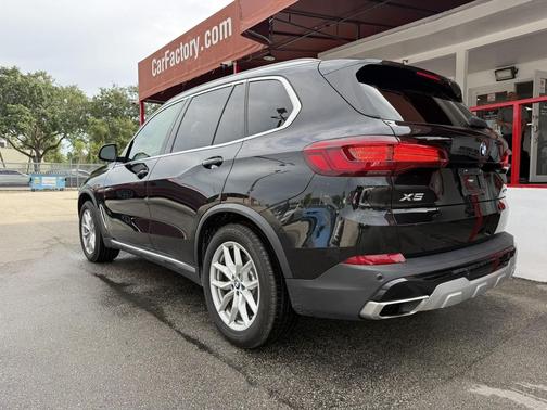 Black Sapphire Metallic 2020 BMW X5 xDrive40i