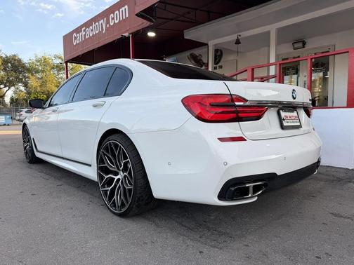 Alpine White 2019 BMW 740 xDrive