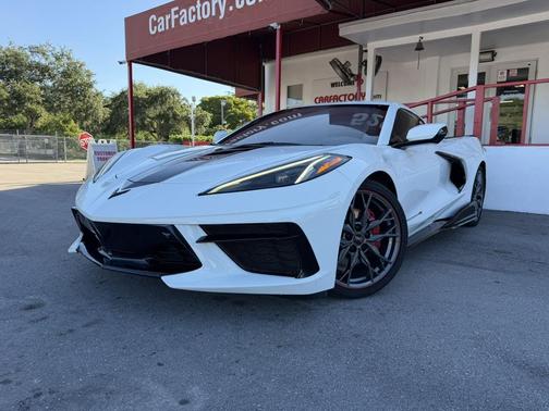 Arctic White 2023 Chevrolet Corvette Stingray w/2LT