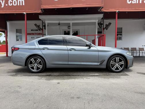 Bluestone Metallic 2021 BMW 540 540i