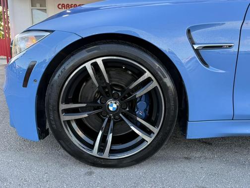 YAS MARINA BLUE 2017 BMW M4 Base