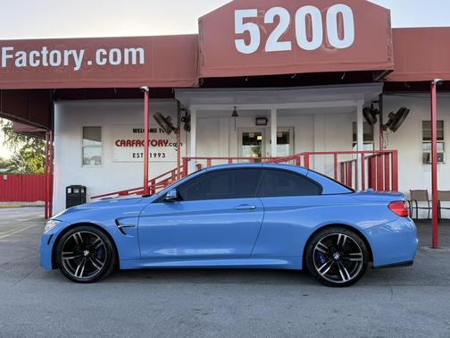 YAS MARINA BLUE 2017 BMW M4 Base