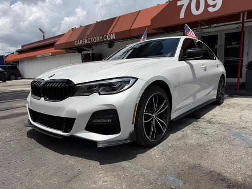 Mineral White Metallic 2021 BMW 330e 330e