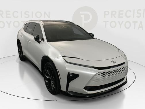 Oxygen White 2025 Toyota Crown Signia Limited